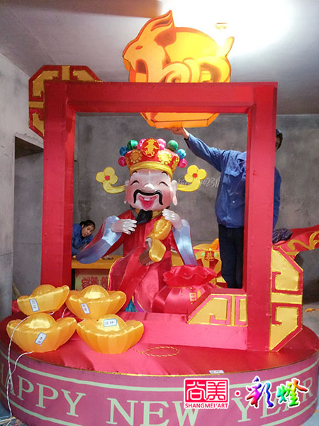 2014年新疆阿克苏某房地产开发公司彩灯制作现场 2014年新疆阿克苏某房地产开发公司彩灯制作现场