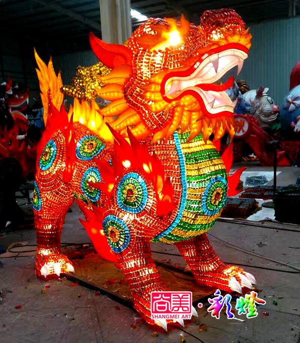 用什么材质做花灯彩灯是自贡人想不到的？创意成就一方产业